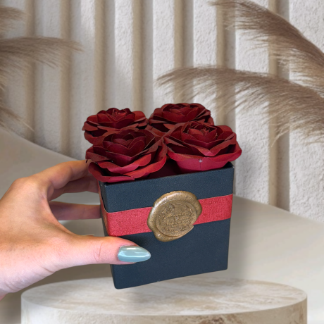 Midi Flower Box – Scarlet Majesty